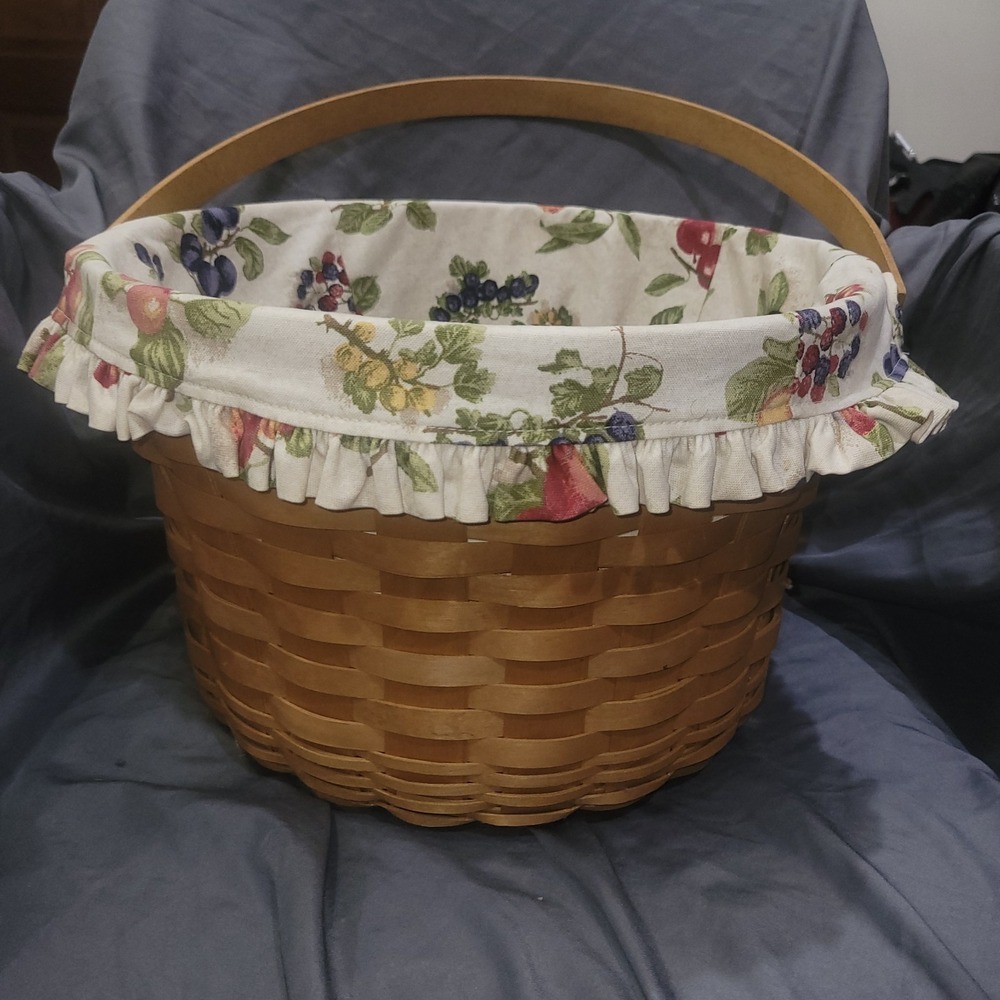Longaberger 2004 Large Fruit Basket With Fabric Liner Handle
